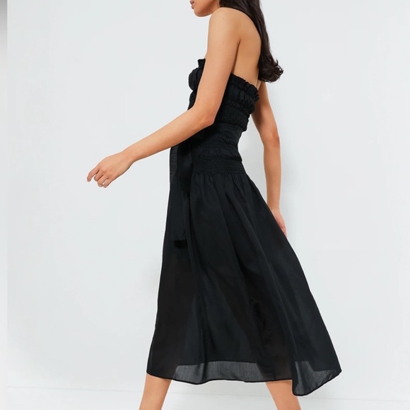 MOON RIVER Strapless Smocked Midi Dress – Black - Picture 2 of 11